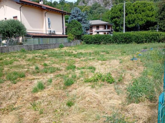 Terreno in vendita a Ispra, Lombardia