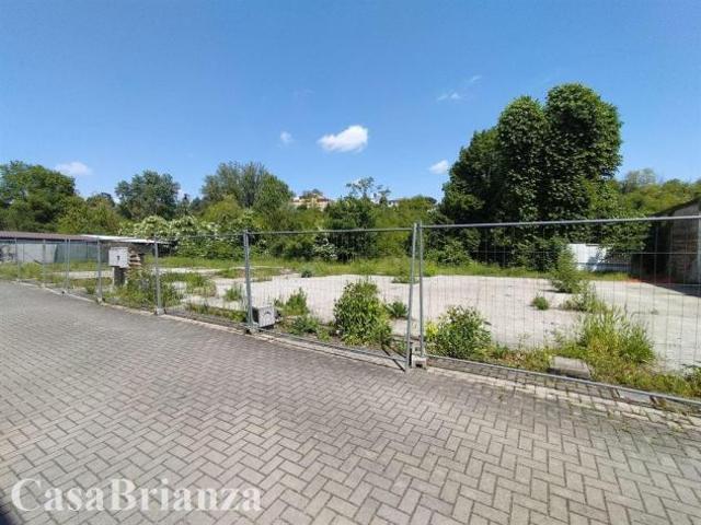 Terreno in vendita a Carate Brianza, Monza e della Brianza