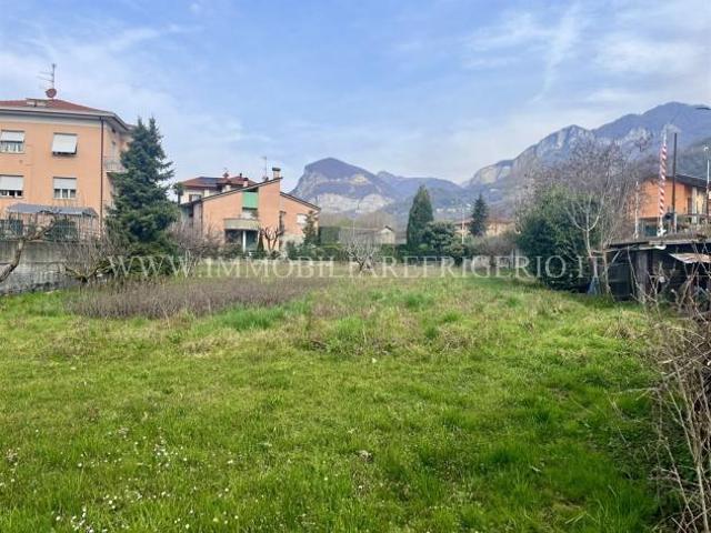 Terreno in vendita a Calolziocorte, Lecco