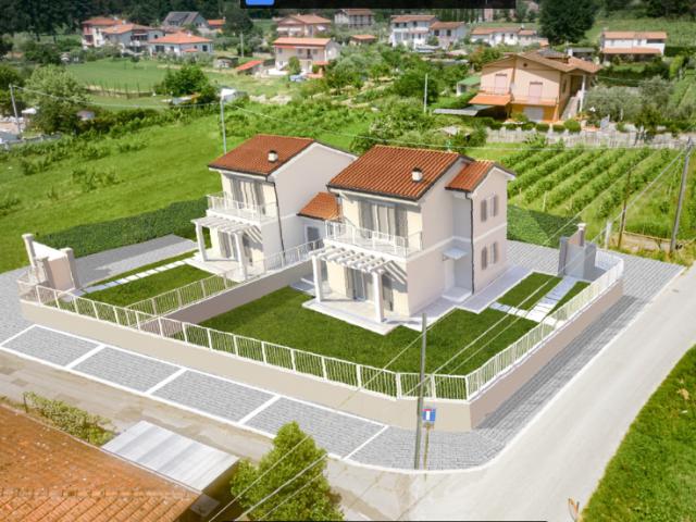 Terreno in vendita a Isola, Luni