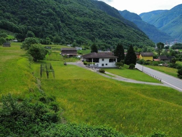 Grundstück kaufen in Bellinzona, Tessin