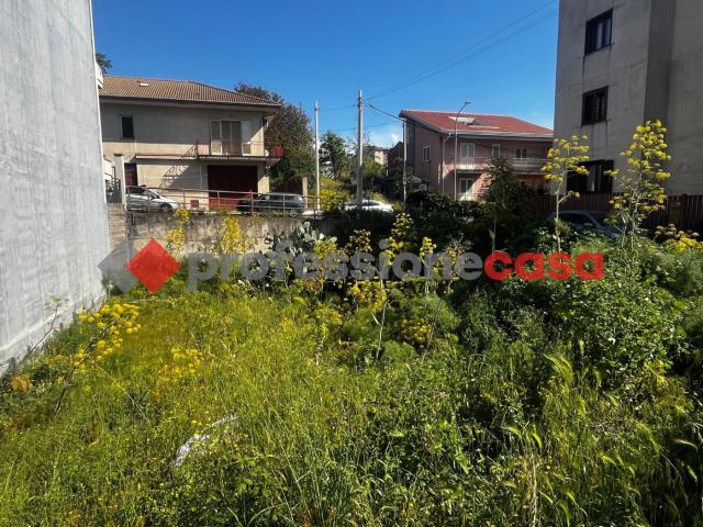 Terreno in vendita a Belpasso, Sicilia