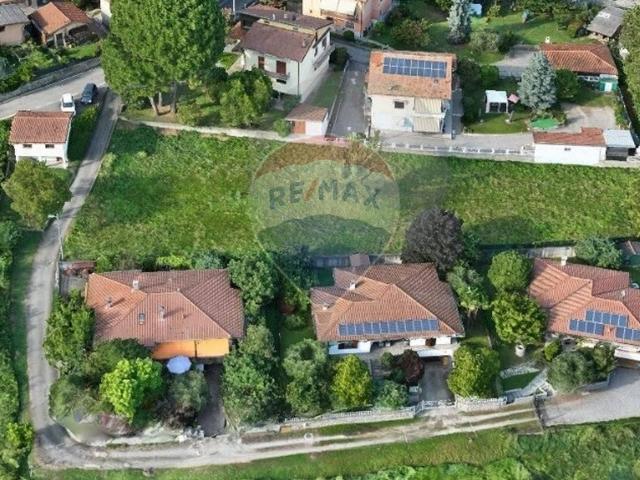 Terreno in vendita a Bregano, Lombardia