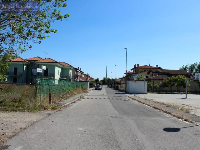 Terreno in vendita a Bressana Bottarone, Lombardia