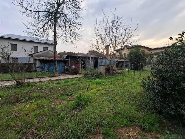 Terreno in vendita a Busnago, Lombardia