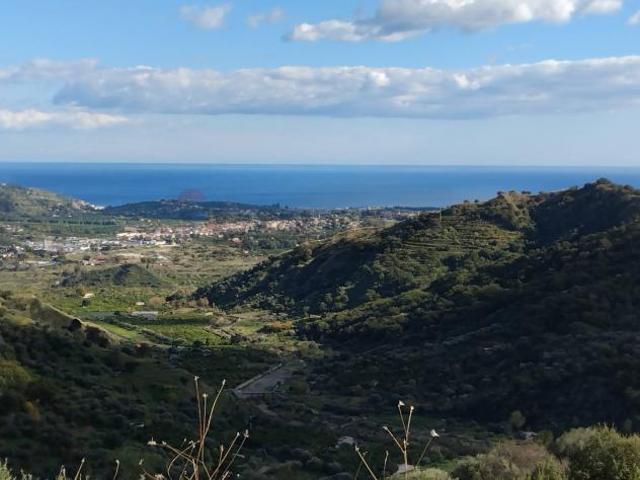 Terreno in vendita a Calatabiano, Sicilia