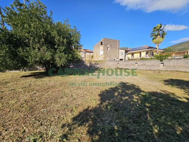 Terreno in vendita a Calvi Risorta, Campania