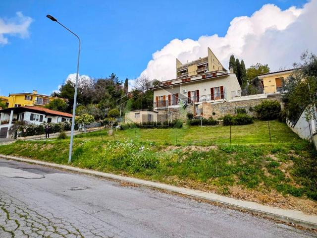 Terreno in vendita a Marche, Fermo