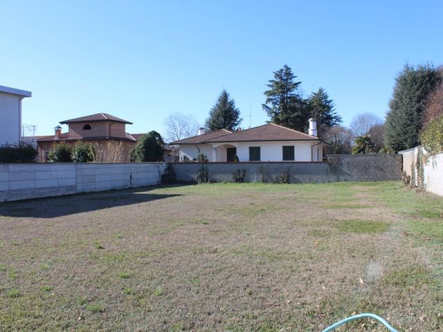 Terreno in vendita a Casorezzo, Lombardia
