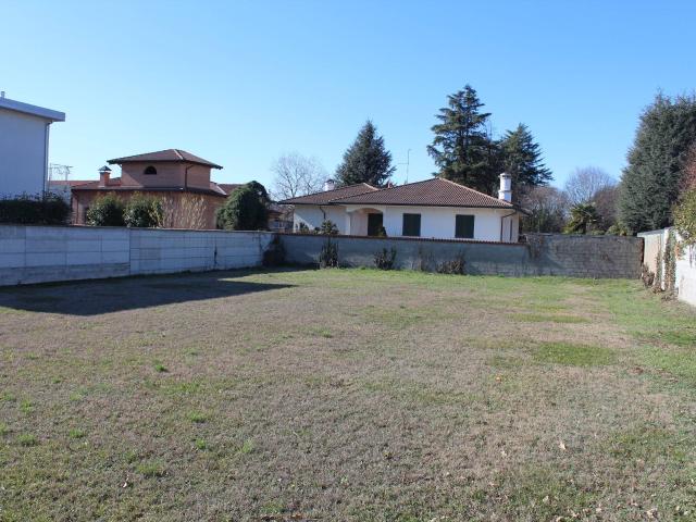 Terreno in vendita a Casorezzo, Lombardia