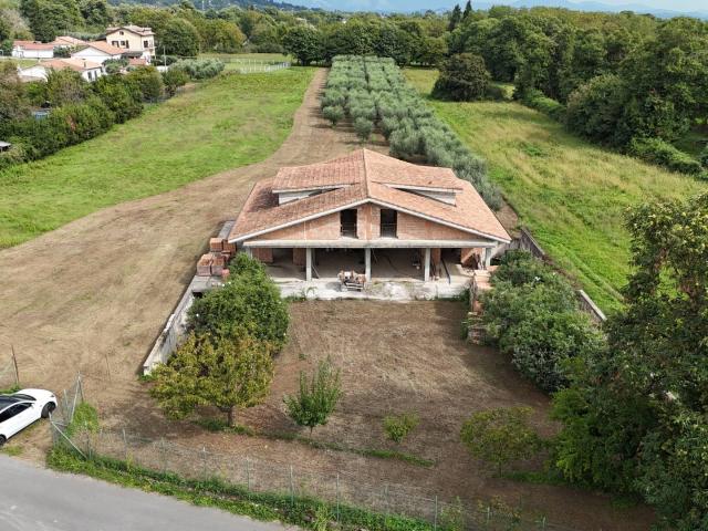 Terreno in vendita a San Bartolomeo, Roma Capitale