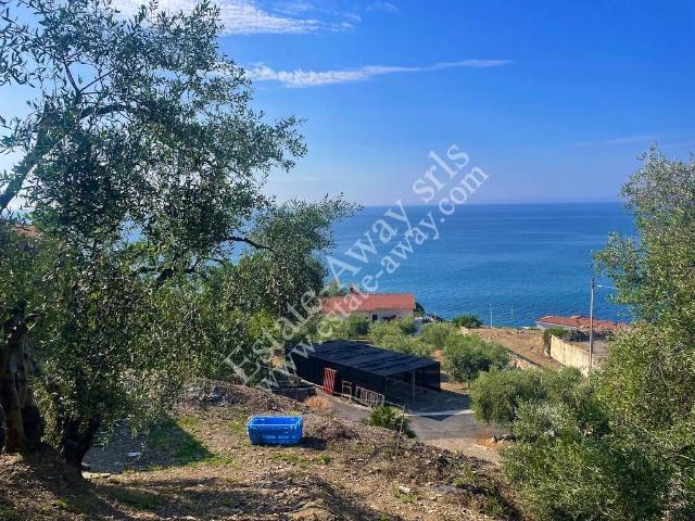Terreno in vendita a Cipressa, Liguria