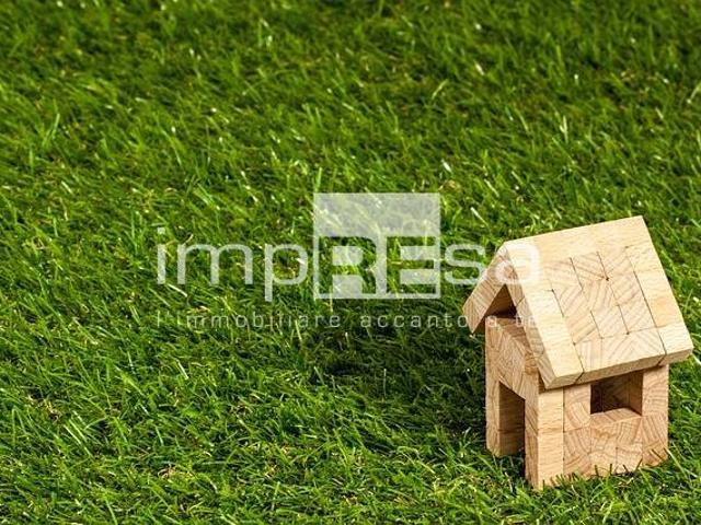 Terreno in vendita a Cornuda, Veneto