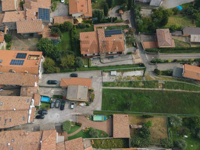 Terreno in vendita a Colombaro, Corte Franca