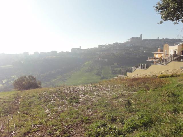 Terreno in vendita a Fermo