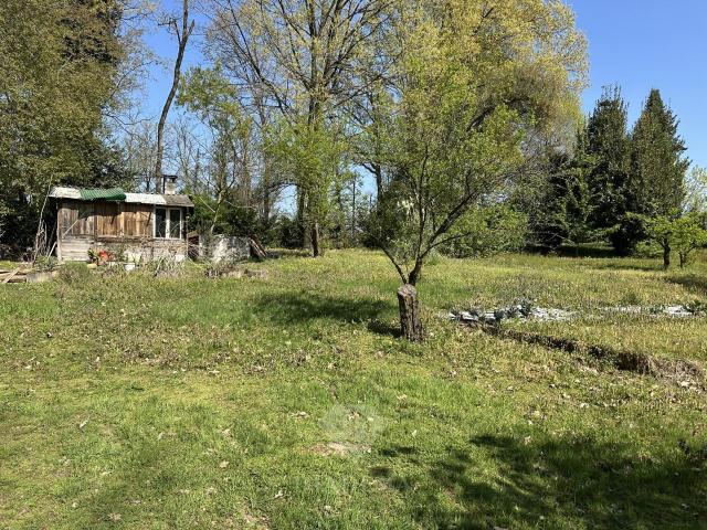 Terreno in vendita a Golasecca, Varese