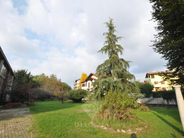 Terreno in vendita a Jerago Con Orago, Lombardia
