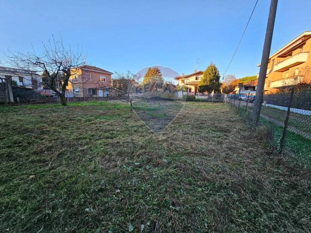 Terreno in vendita a Lonate Pozzolo, Lombardia