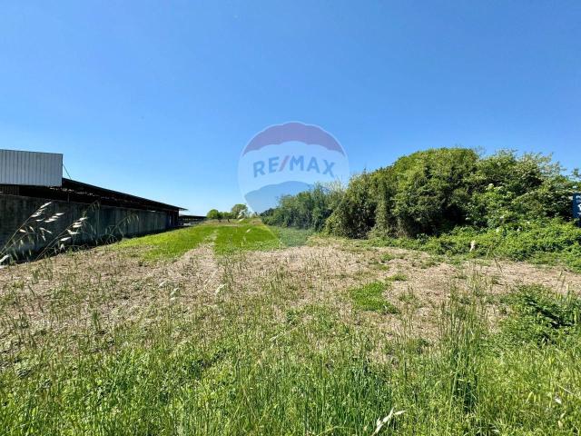 Terreno in vendita a Manzano, Friuli-Venezia Giulia