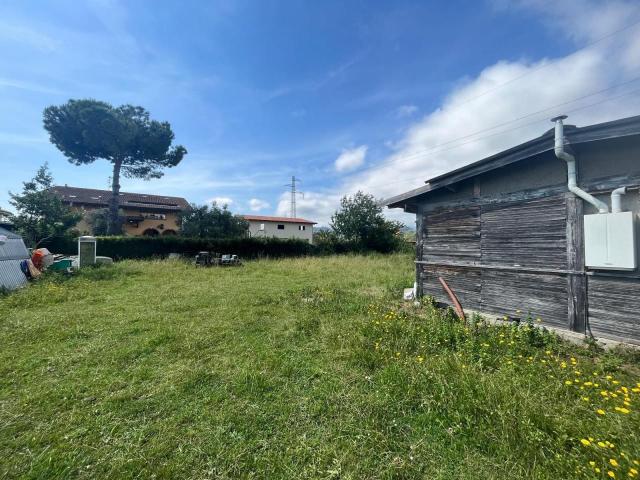 Terreno in vendita a Marina Di Massa, Toscana