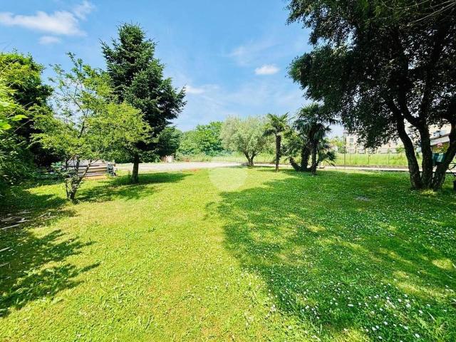 Terreno in vendita a Sant'Albino, Monza