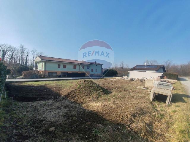 Terreno in vendita a Mornago, Lombardia