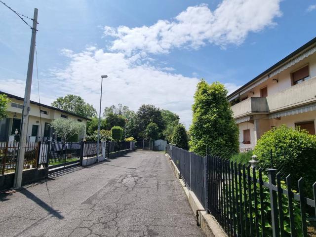 Terreno in vendita a Osio Sopra, Lombardia