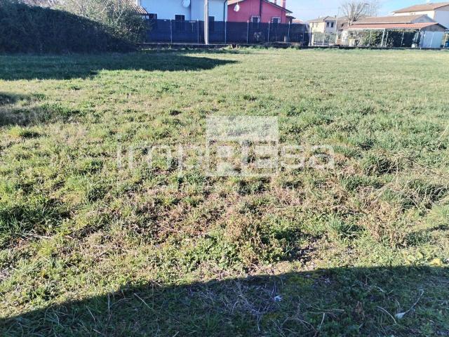 Terreno in vendita a Sovernigo, Paese