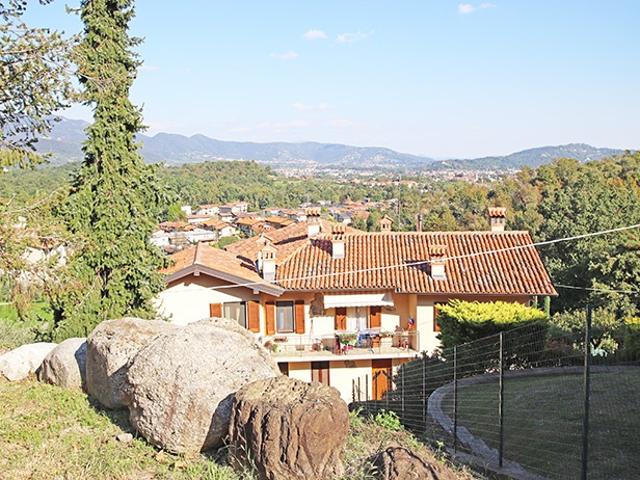Terreno in vendita a Palazzago, Lombardia