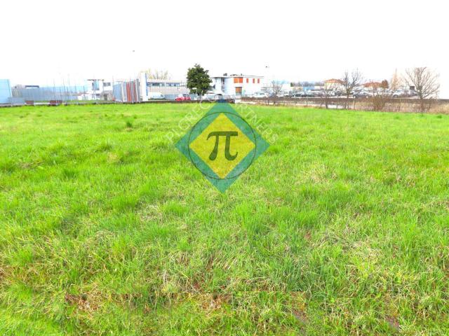 Terreno in vendita a Pordenone, Friuli-Venezia Giulia