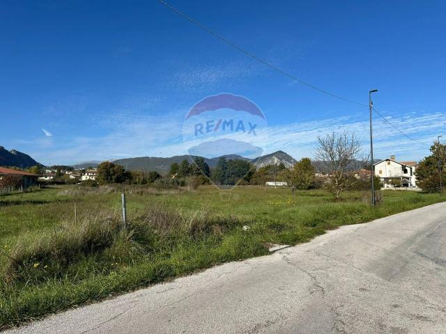 Terreno in vendita a Rocchetta A Volturno, Molise