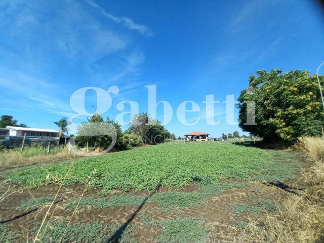 Terreno in vendita a San Marcellino, Campania