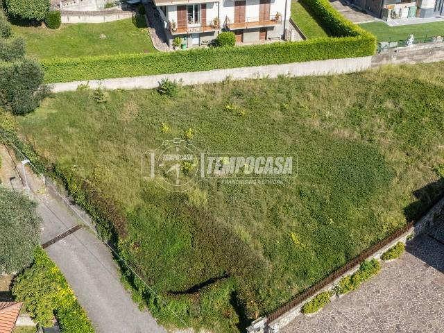 Terreno in vendita a Tavernola Bergamasca, Lombardia