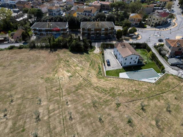 Terreno in vendita a Trecastelli, Marche