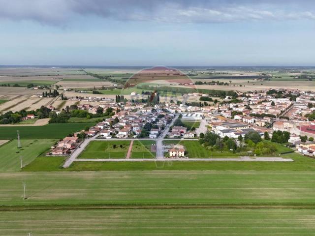Terreno in vendita a Unione Terre e Fiumi, Tresigallo