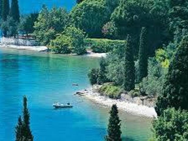 Terreno in vendita a Desenzano Del Garda, Lombardia