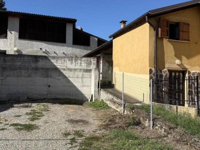 Terreno in vendita a Montescano, Lombardia