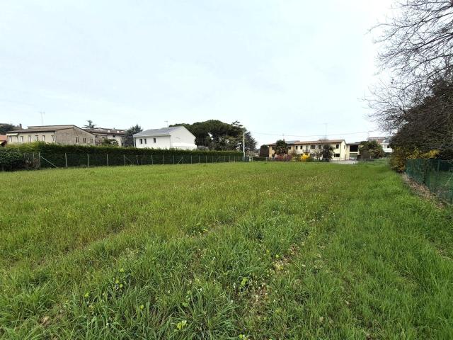 Terreno in vendita a Altichiero, Padova