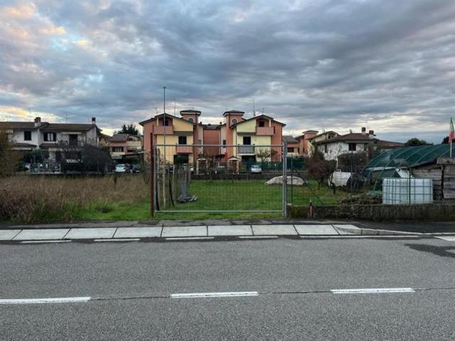 Terreno in vendita a Lurano, Lombardia