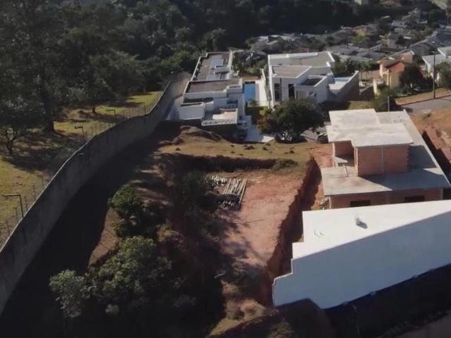 Terreno venda em Piccolo Villaggio, Louveira