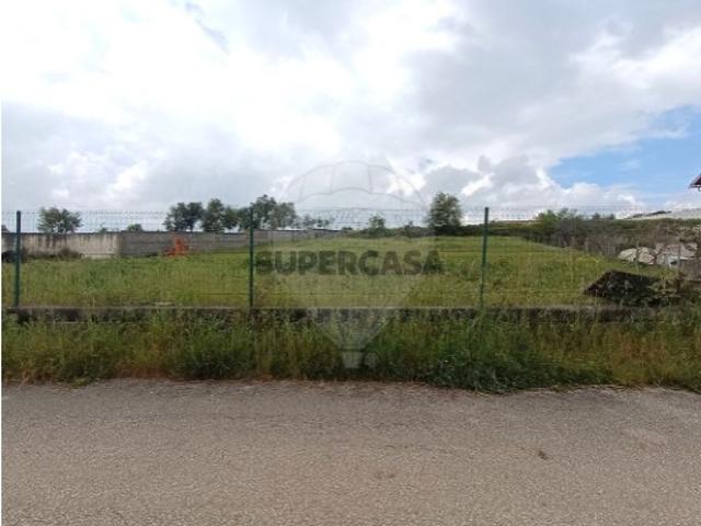 Terreno venda em Parceiros e Azoia, Leiria