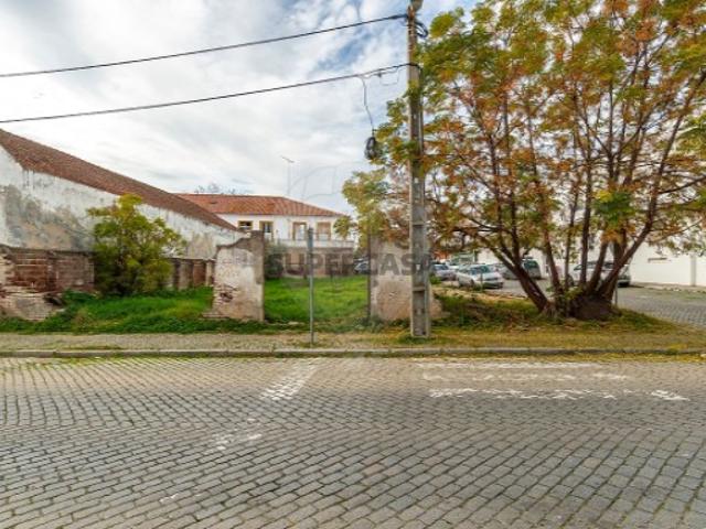 Terreno venda em Bairro Ferroviario, Évora