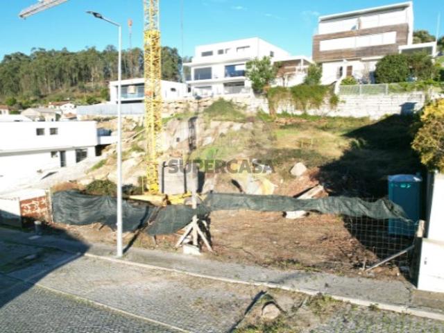 Terreno venda em Guimarães Terreno venda em Guimarães
