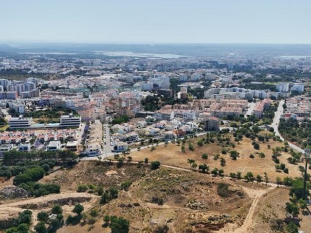 Terreno venda em Quinta do Pinheiro, Portimão