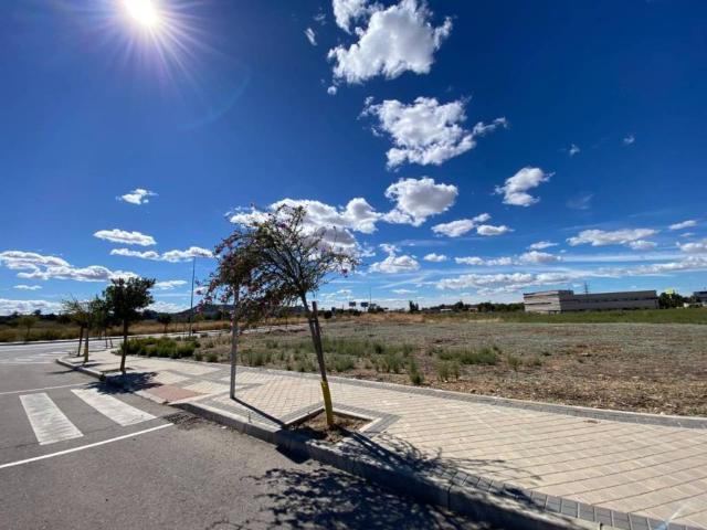 Terreno en alquiler en Alcalá De Henares, Madrid