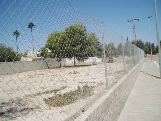 Terreno en alquiler en Alicante