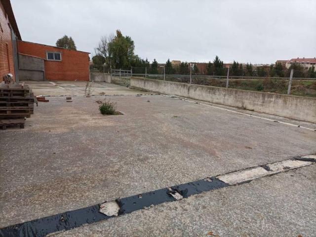 Terreno en alquiler en Monfarracinos