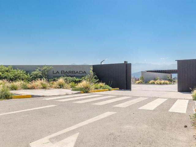 Terreno en venta en Algarrobal, Metropolitana