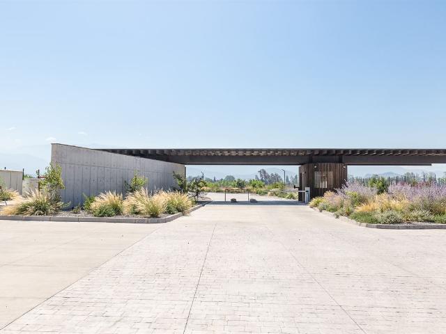 Terreno en venta en Algarrobal, Metropolitana