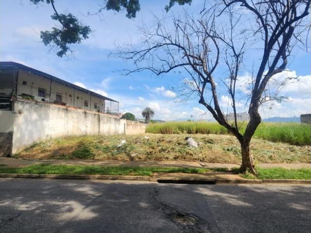 Terreno en venta en Urbanización Valle de Camoruco, Valencia